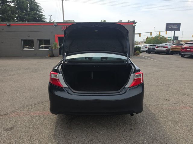 2014 Toyota Camry LE - 23067361 - 10