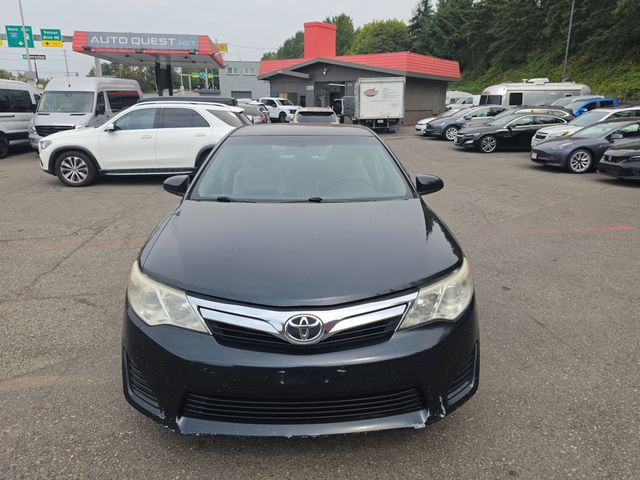2014 Toyota Camry LE - 23067361 - 19