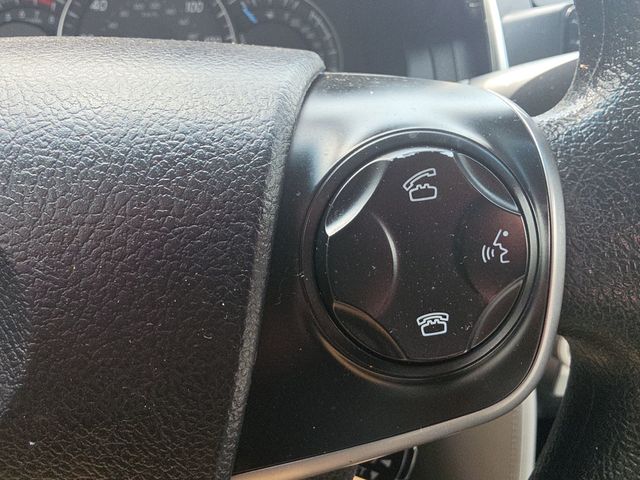 2014 Toyota Camry LE - 23067361 - 29