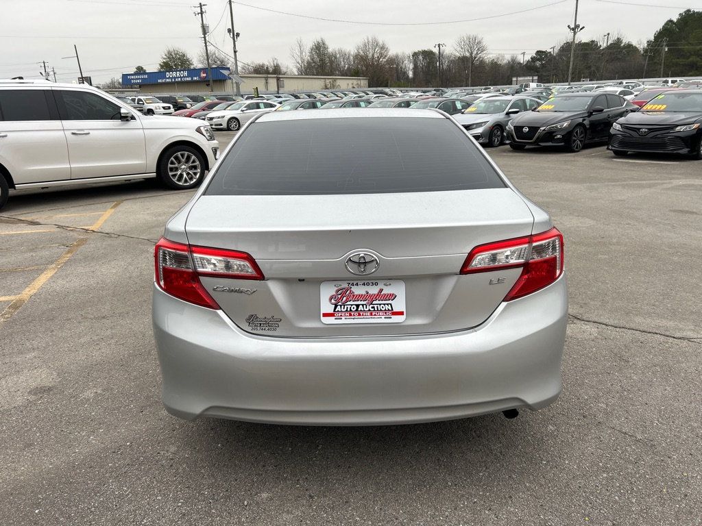 2014 Toyota Camry LE photo 4