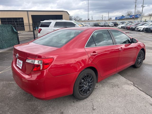 2014 Toyota Camry LE - 22991042 - 3