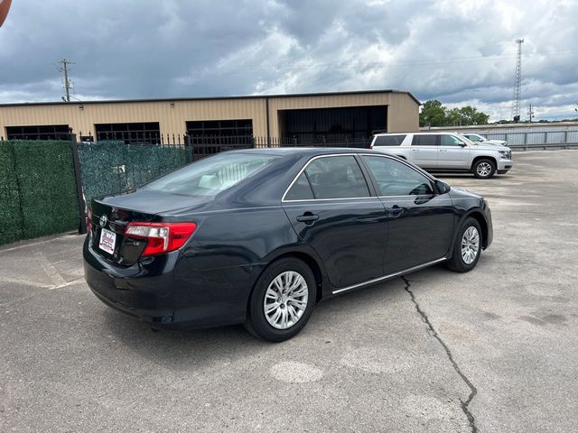 2014 Toyota Camry LE - 23032429 - 3
