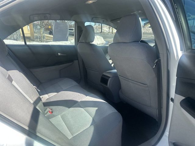 2014 Toyota Camry LE 4dr Sedan - 22996146 - 10