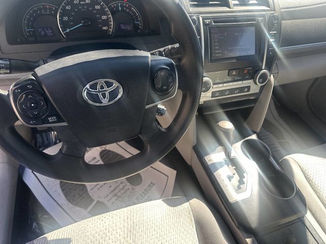 2014 Toyota Camry LE 4dr Sedan - 22996146 - 14