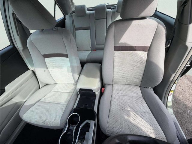 2014 Toyota Camry LE 4dr Sedan - 22997925 - 15