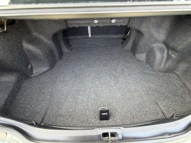 2014 Toyota Camry LE 4dr Sedan - 22997925 - 19