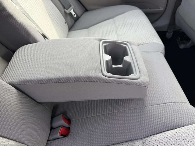 2014 Toyota Camry LE 4dr Sedan - 22997925 - 25