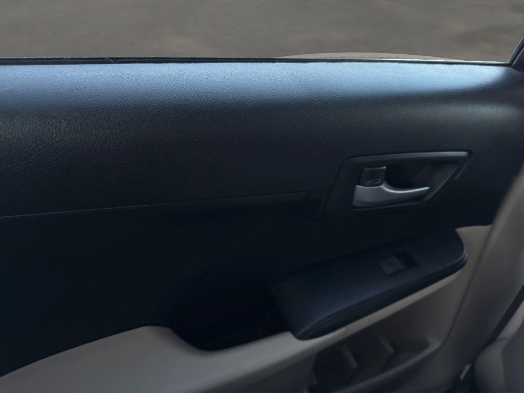2014 Toyota Camry LE Sedan 4D - 22984829 - 18
