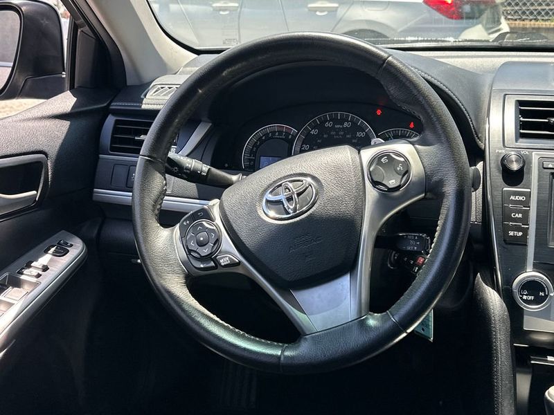 2014 Toyota Camry SE - 23047205 - 16