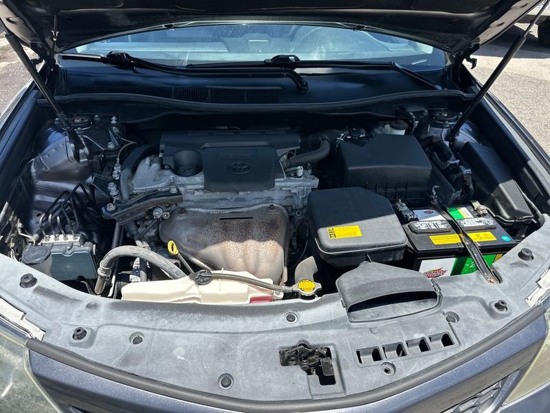 2014 Toyota Camry SE - 23047205 - 19