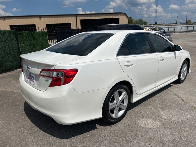 2014 Toyota Camry SE - 23075352 - 3