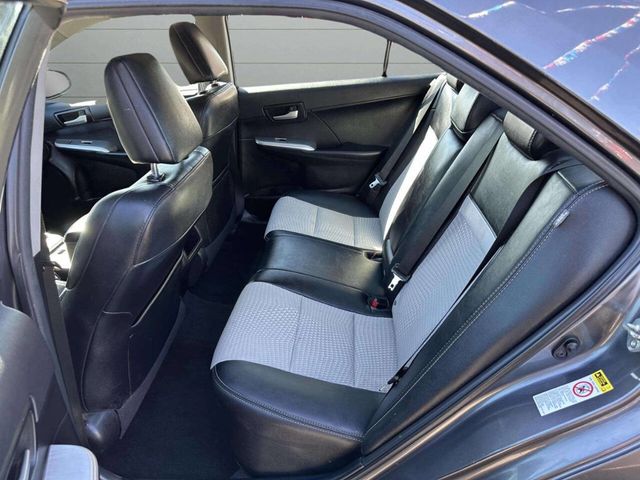 2014 Toyota Camry SE 4dr Sedan - 22938446 - 17