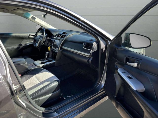 2014 Toyota Camry SE 4dr Sedan - 22938446 - 20