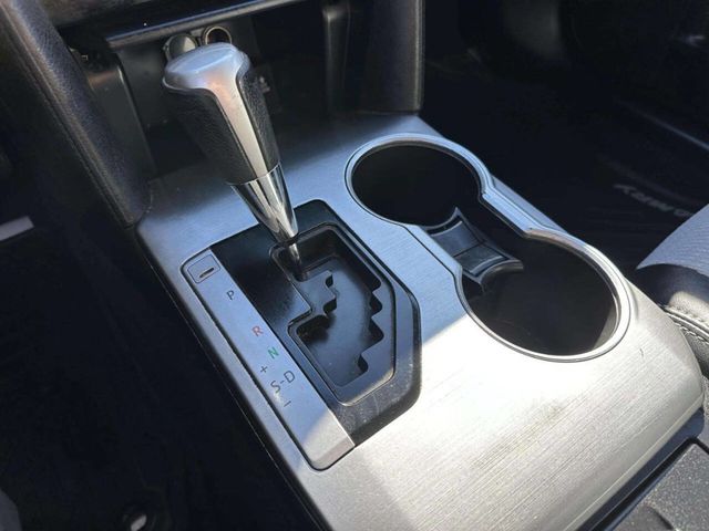 2014 Toyota Camry SE 4dr Sedan - 22938446 - 31