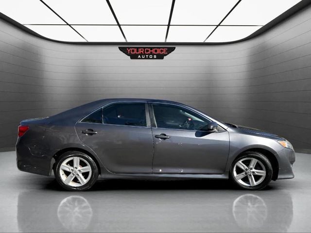2014 Toyota Camry SE 4dr Sedan - 22938446 - 5