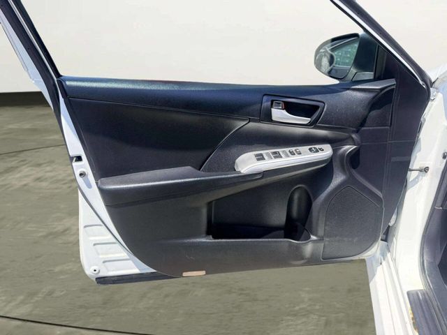 2014 Toyota Camry SE 4dr Sedan - 23050434 - 14
