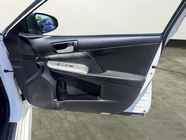 2014 Toyota Camry SE 4dr Sedan - 23050434 - 26