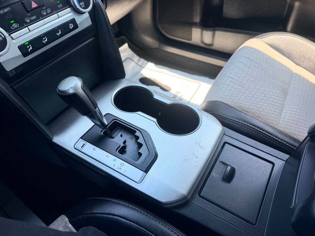 2014 Toyota Camry SE 4dr Sedan - 23050434 - 41