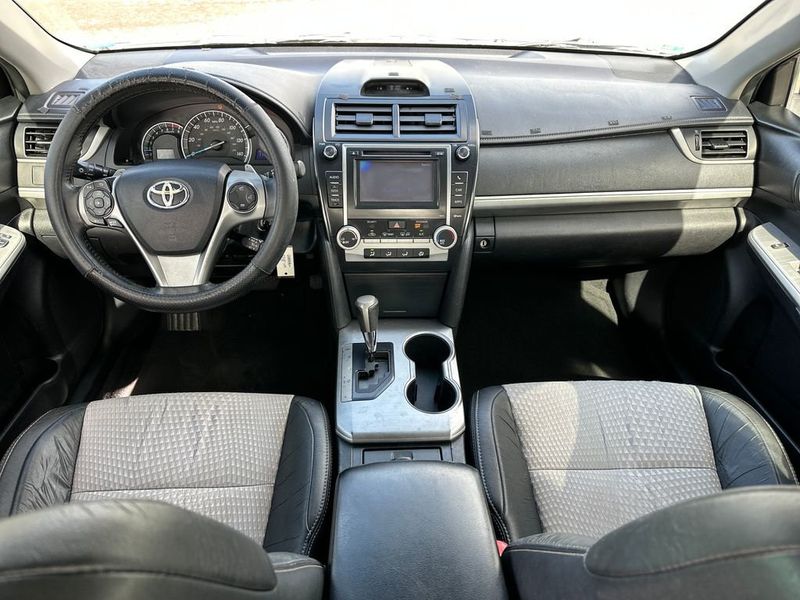 2014 Toyota Camry SE Sport - 22967789 - 12