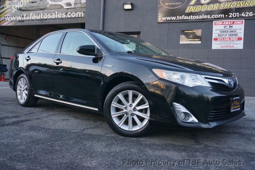 2014 Toyota Camry Hybrid 4dr Sedan XLE NAVIGATION REAR CAMERA SUNROOF BLUETOOTH LOADED!!! - 22766765 - 0