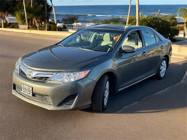 2014 Toyota Camry Hybrid LE - 22642415 - 4