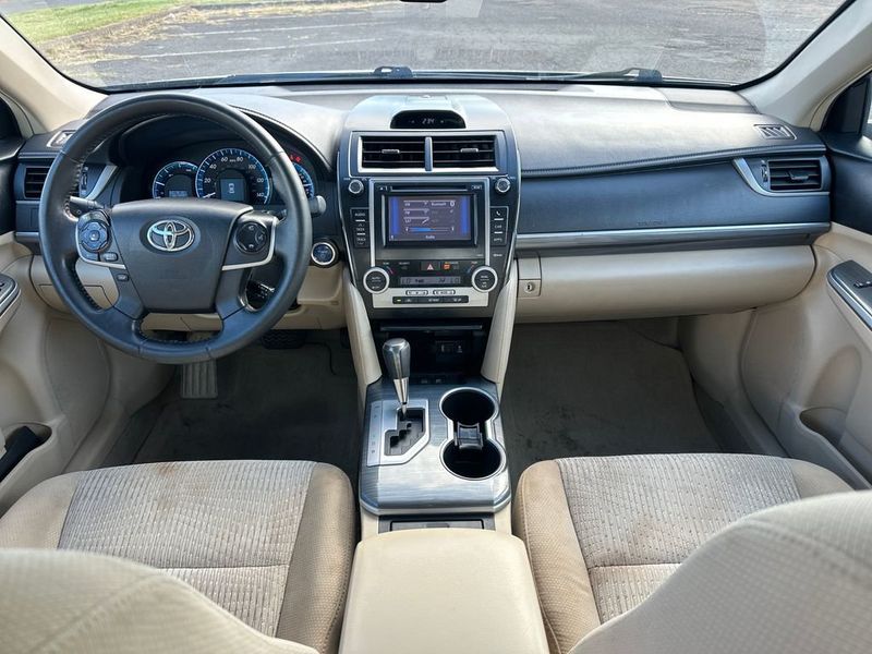 2014 Toyota Camry Hybrid XLE - 23020754 - 13
