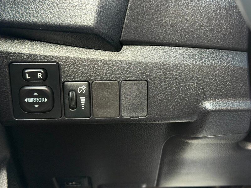 2014 Toyota Corolla 4dr Sedan Automatic L - 22989117 - 30