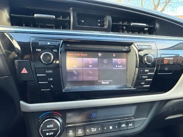 2014 Toyota Corolla 4dr Sedan CVT LE - 23078739 - 12