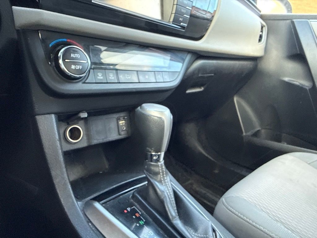 2014 Toyota Corolla 4dr Sedan CVT LE - 23078739 - 13
