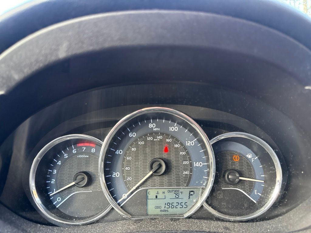 2014 Toyota Corolla 4dr Sedan CVT LE - 23078739 - 8