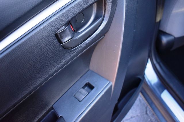 2014 Toyota Corolla 4dr Sedan Manual L - 22975196 - 25