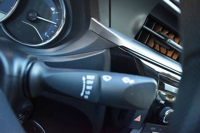 2014 Toyota Corolla 4dr Sedan Manual L - 22975196 - 27