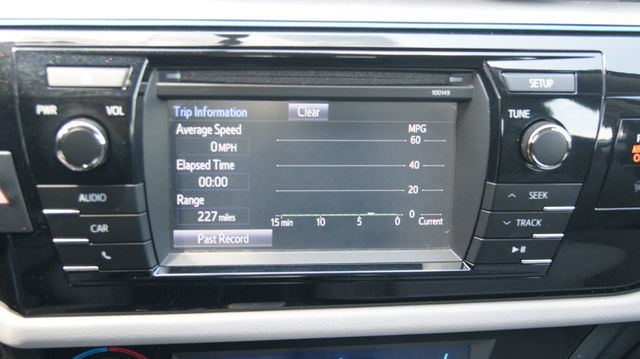 2014 Toyota Corolla JUST SERVICED , VERY CLEAN INSIDE AND OUT  - 22874540 - 16