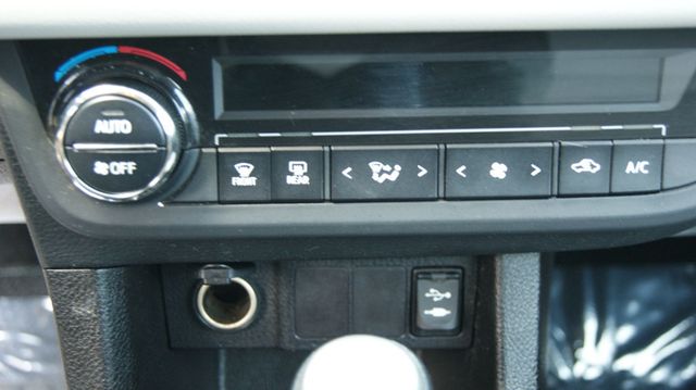 2014 Toyota Corolla JUST SERVICED , VERY CLEAN INSIDE AND OUT  - 22874540 - 18