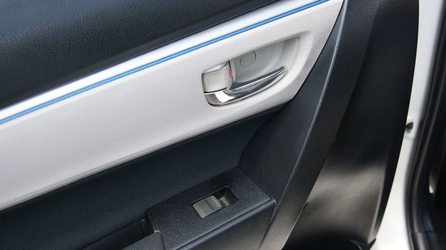 2014 Toyota Corolla JUST SERVICED , VERY CLEAN INSIDE AND OUT  - 22874540 - 39