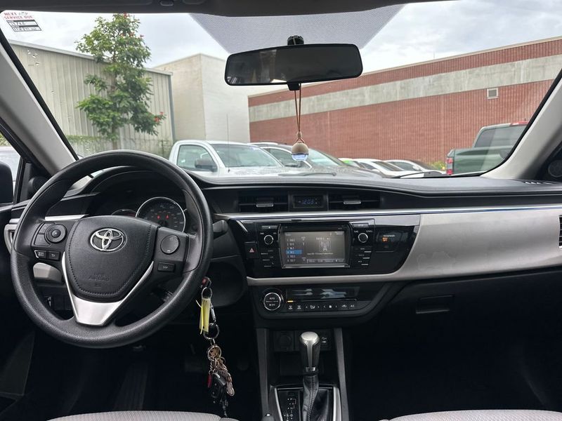 2014 Toyota Corolla LE - 23032895 - 13
