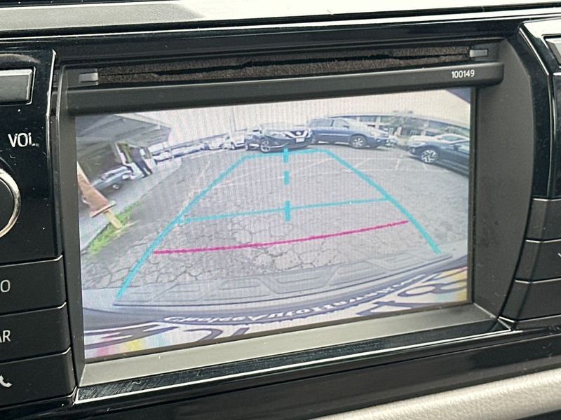 2014 Toyota Corolla LE - 23032895 - 16