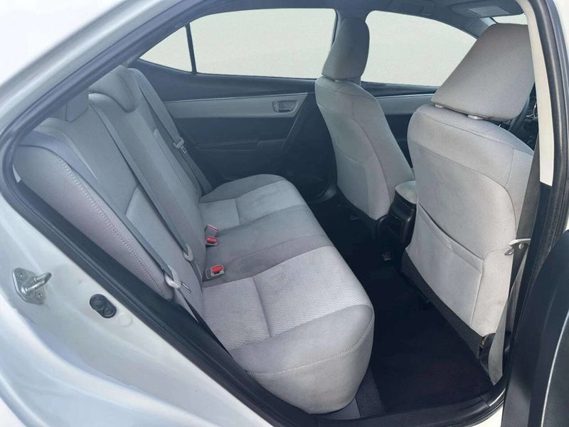 2014 Toyota Corolla LE 4dr Sedan - 22974789 - 15