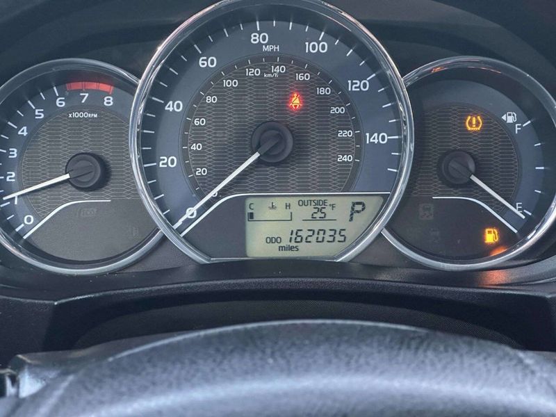 2014 Toyota Corolla LE 4dr Sedan - 22974789 - 25