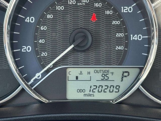 2014 Toyota Corolla LE 4dr Sedan - 23050928 - 28