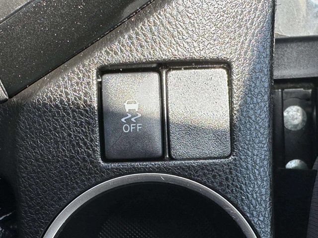 2014 Toyota Corolla LE 4dr Sedan - 23050928 - 31