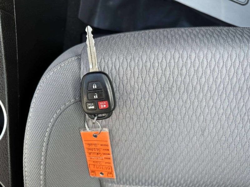 2014 Toyota Corolla LE Eco 4dr Sedan - 22968394 - 34