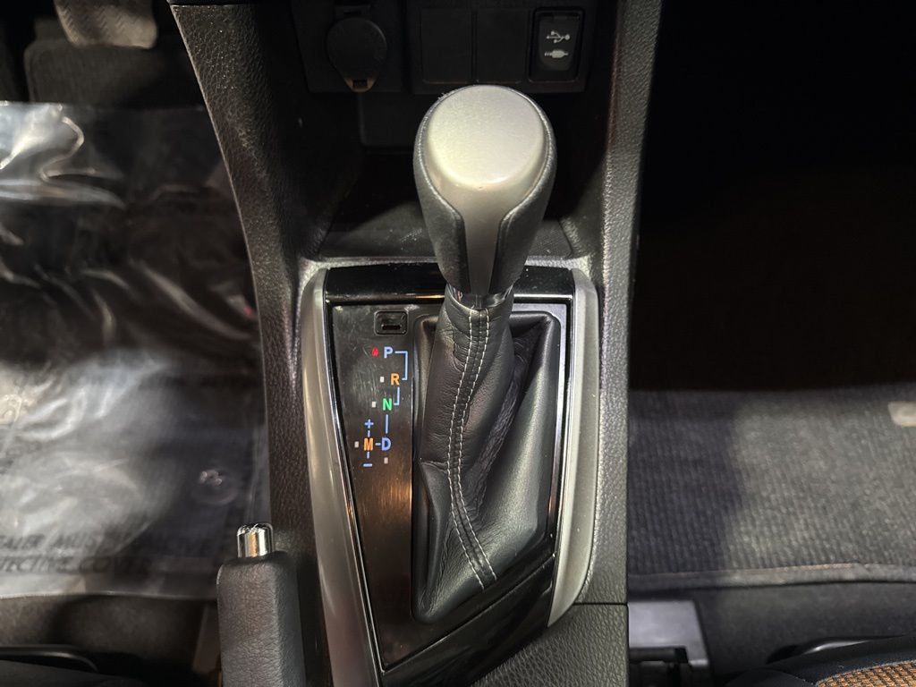 2014 Toyota Corolla S Plus - 22993284 - 17