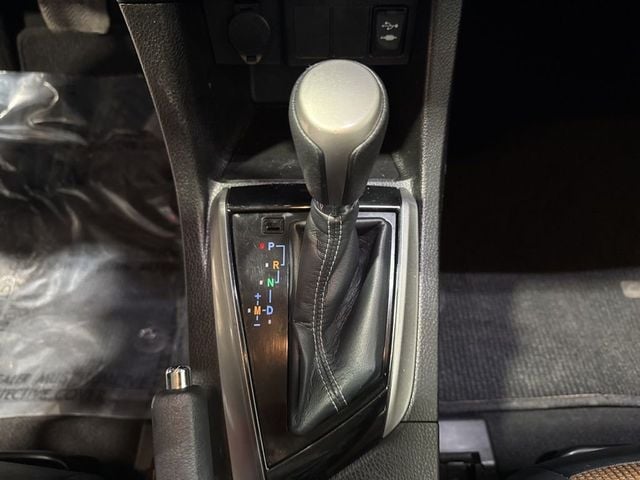 2014 Toyota Corolla S Plus - 22993284 - 17