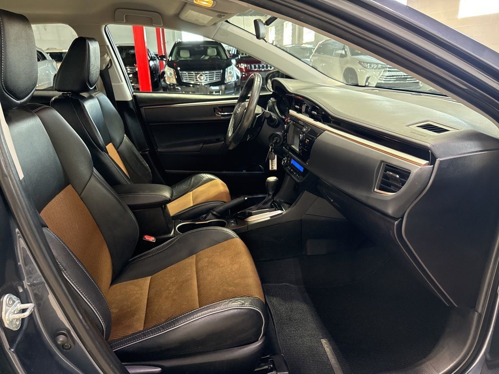 2014 Toyota Corolla S Plus - 22993284 - 35