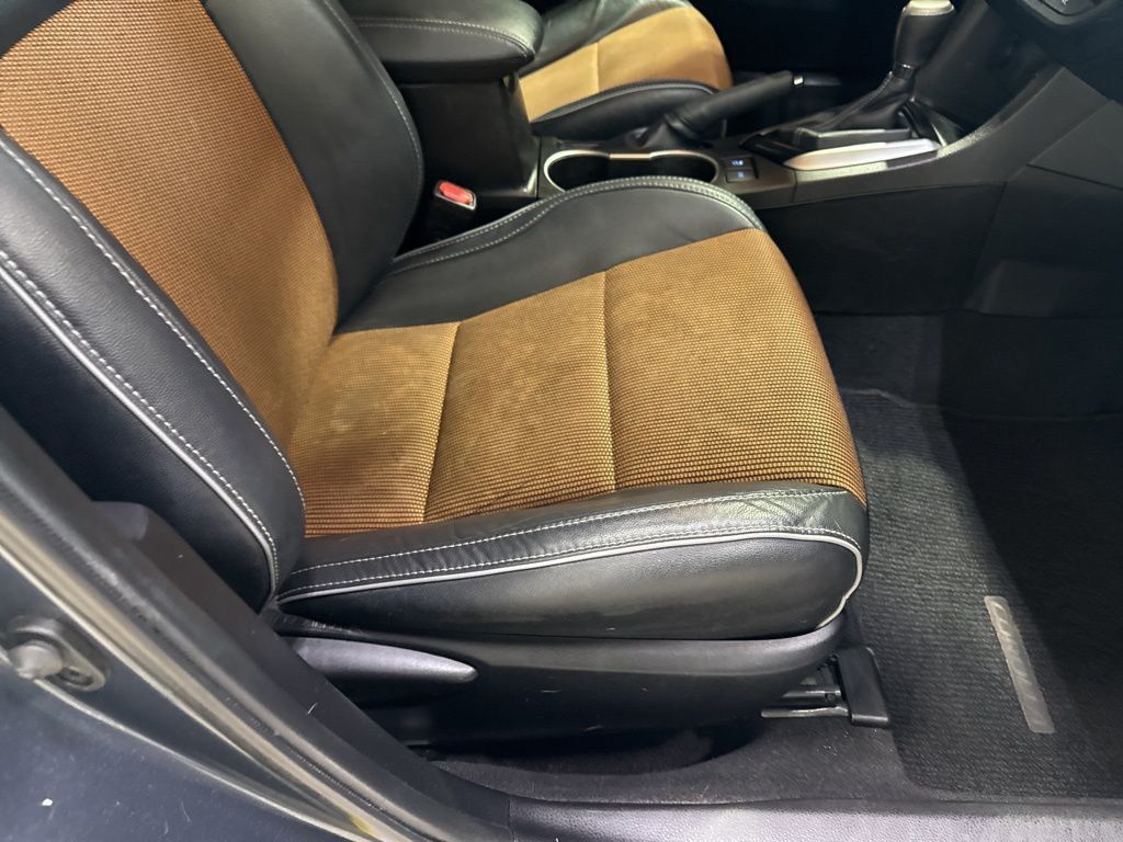 2014 Toyota Corolla S Plus - 22993284 - 38