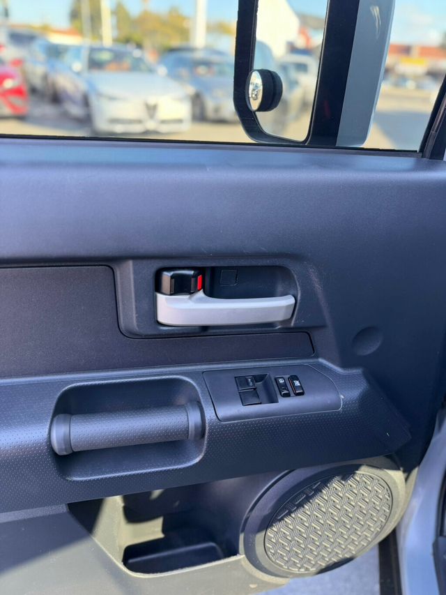 2014 Toyota FJ Cruiser  - 23043722 - 19
