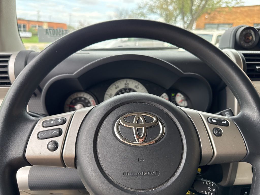 2014 Toyota FJ Cruiser 4WD 4dr Automatic - 23013284 - 11