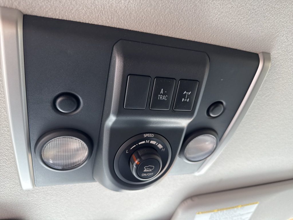 2014 Toyota FJ Cruiser 4WD 4dr Automatic - 23013284 - 12