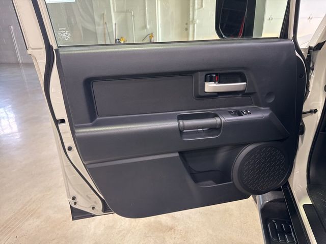 2014 Toyota FJ Cruiser 4WD 4dr Automatic - 23013284 - 27